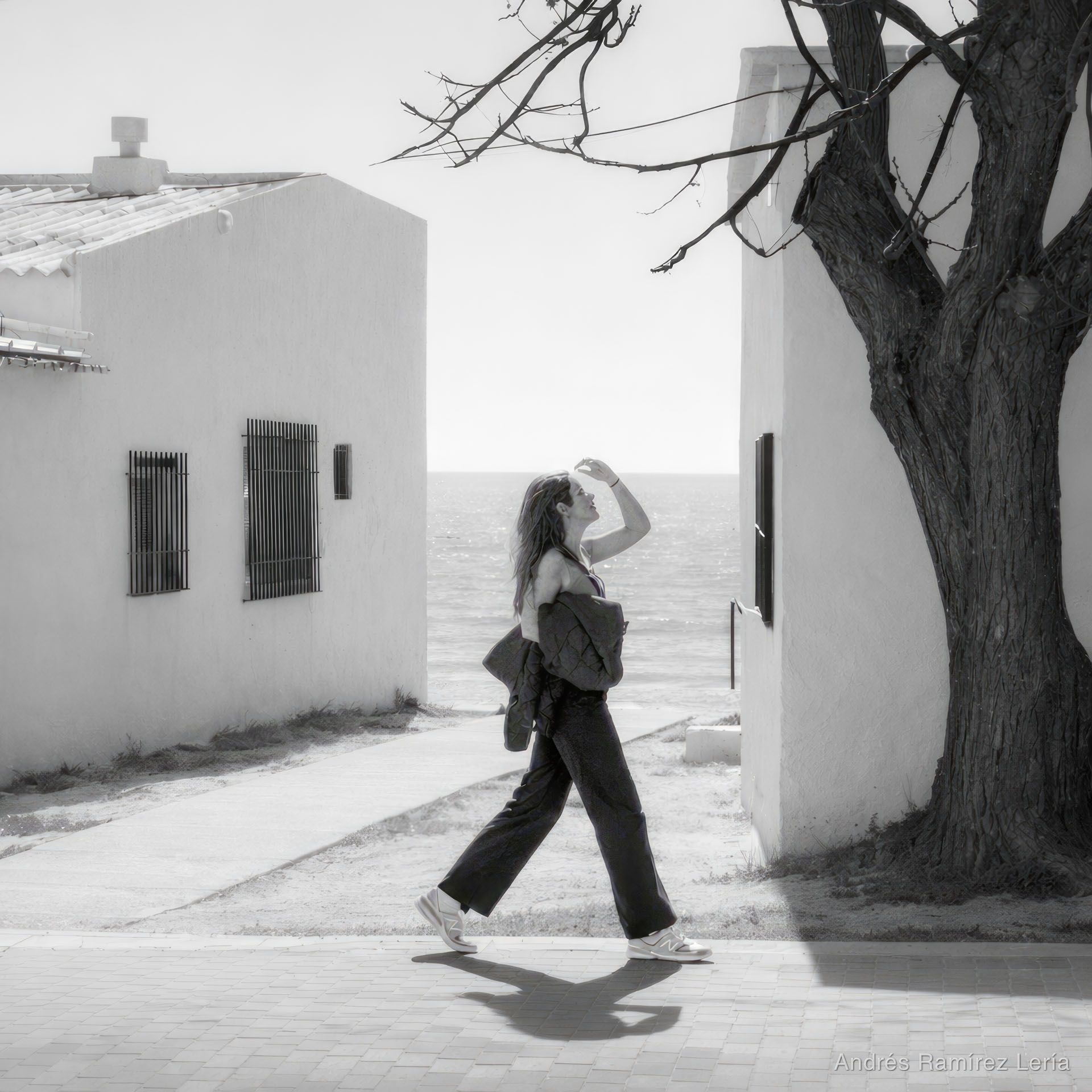 Febrero en #LaAntilla y parece primavera. Mediodía, sol bueno, temperatura perfecta y ese paseo de siempre que hoy se siente todavía mejor. Un gesto casual, un rato tranquilo y la suerte de poder disf