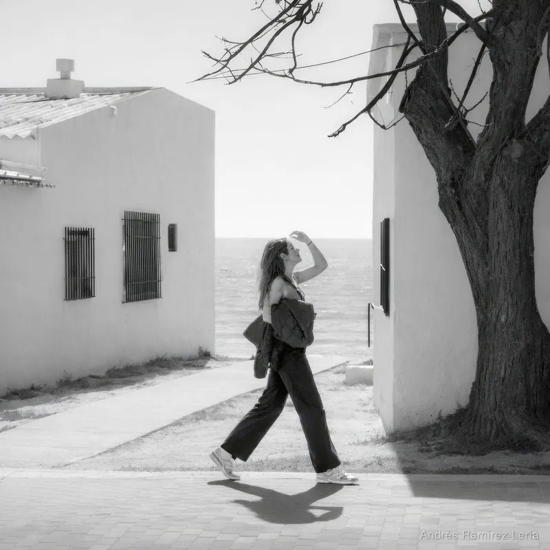 Febrero en #LaAntilla y parece primavera. Mediodía, sol bueno, temperatura perfecta y ese paseo de siempre que hoy se siente todavía mejor. Un gesto casual, un rato tranquilo y la suerte de poder disf
