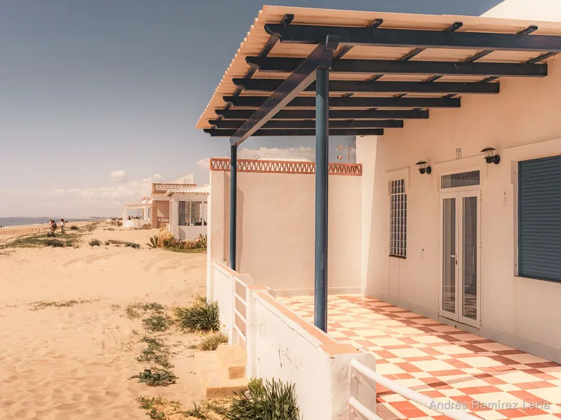 #LaAntilla también tiene casas con personalidad, bien pensadas para estar junto a la playa sin romper el entorno.