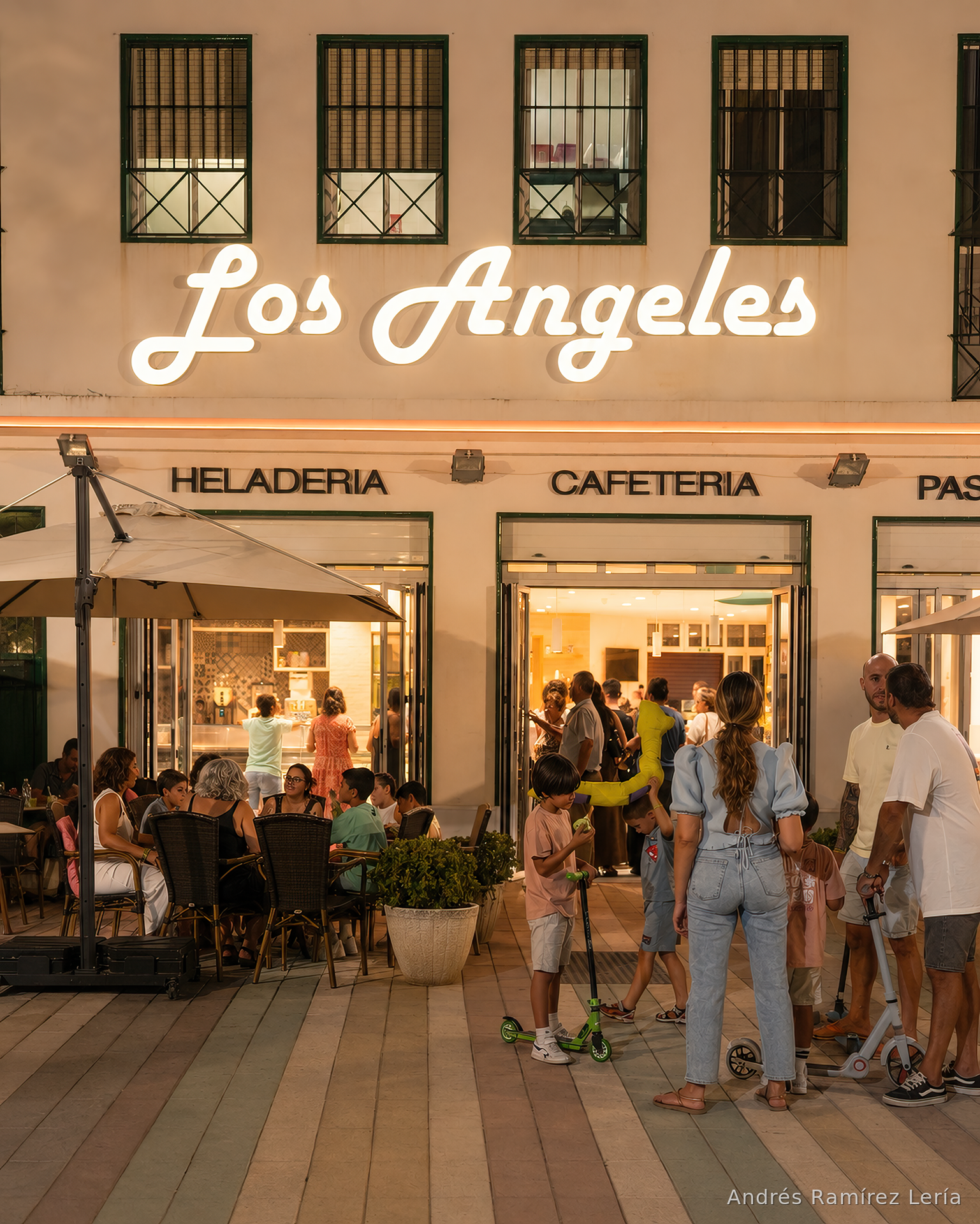 Desde 1981, algunas rutinas de verano siguen teniendo el mismo destino: una mesa, una luz encendida, algo dulce y esa forma tan antillera de alargar la noche sin prisa. Los Ángeles no es solo una heladería; es uno de esos pequeños rituales que hacen que volver a La Antilla tenga memoria.